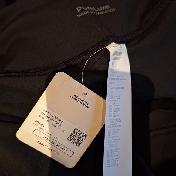 Fabletics NEW XL Pureluxe High-waisted crossover flare yoga pants black pocketed - Picture 3 of 5